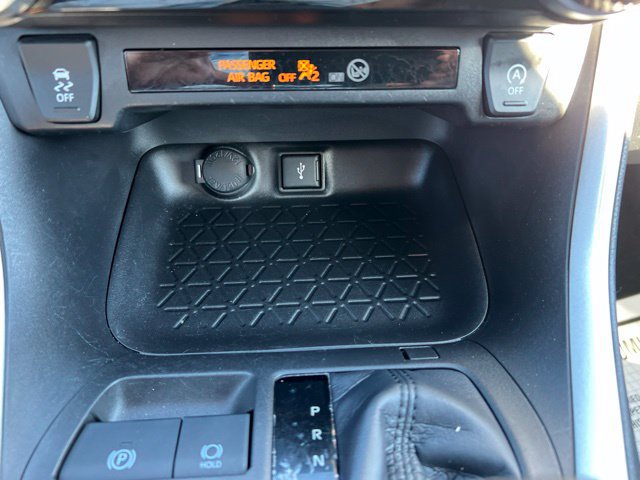 Used 2022 Toyota RAV4 LE AWD/4WD image 20