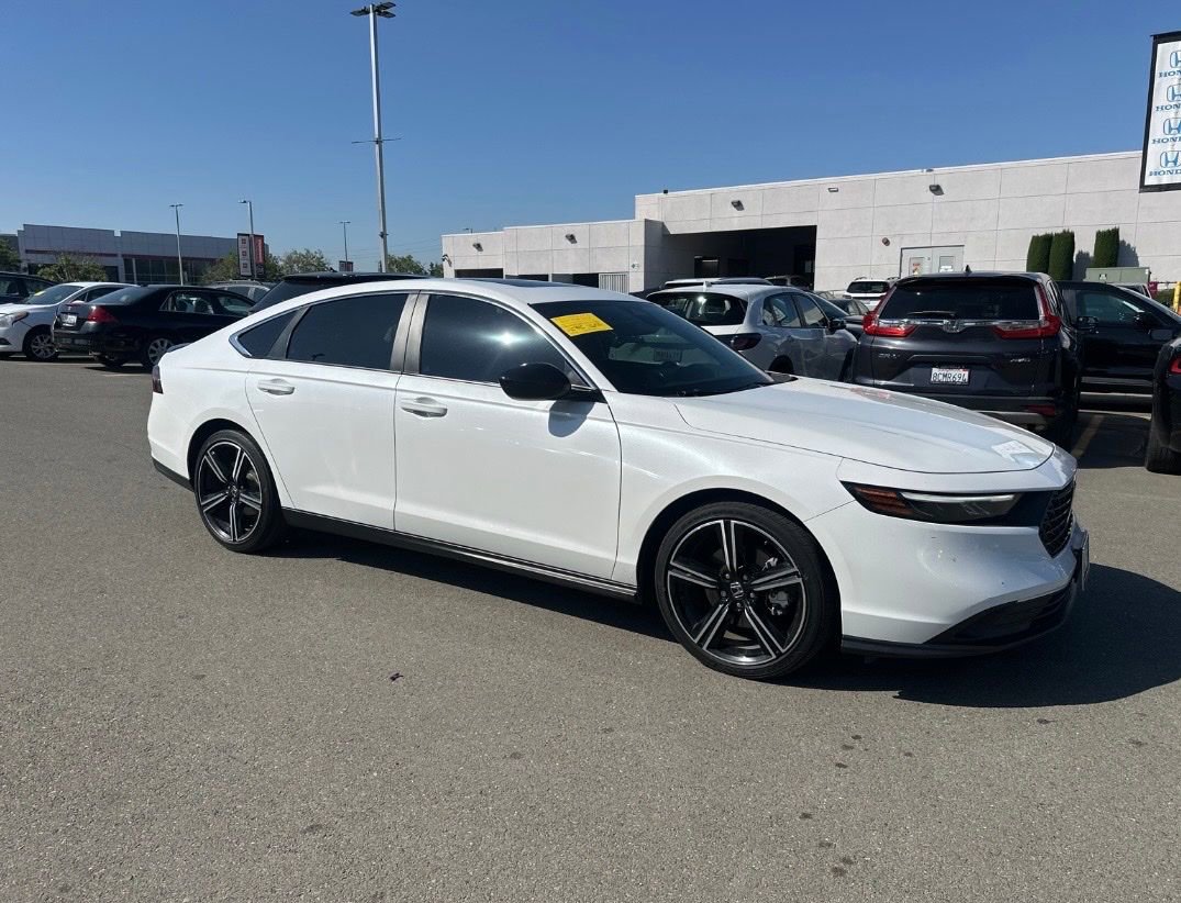 Used 2024 Honda Accord Sport image 2