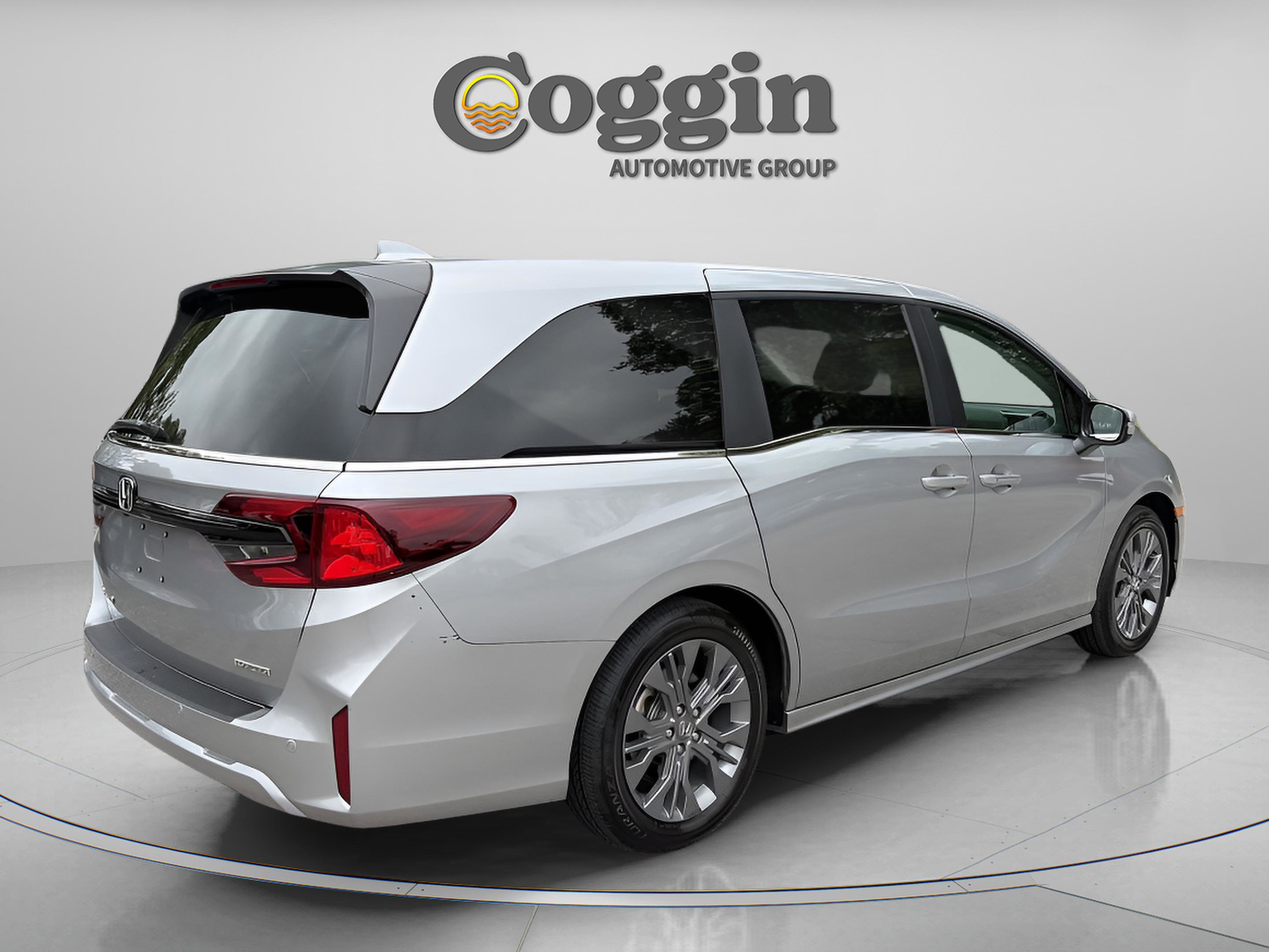 Certified 2025 Honda Odyssey Touring image 5