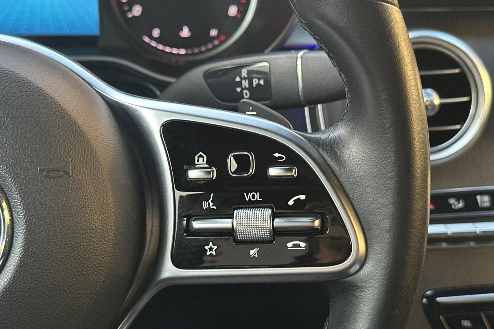 Certified 2022 Mercedes-Benz GLC 300 image 30