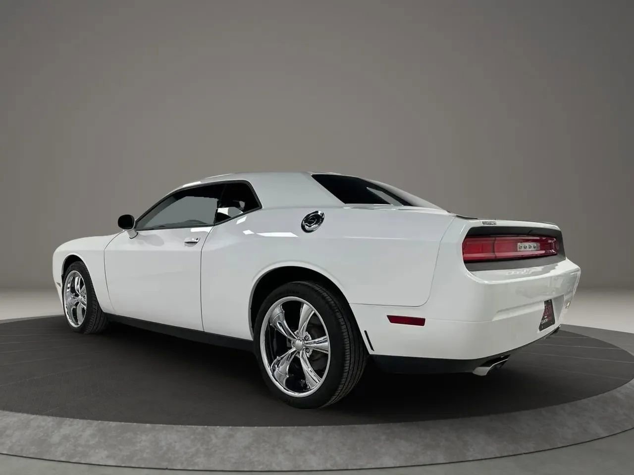 Used 2014 Dodge Challenger SXT w/ Sound Group RWD image 3