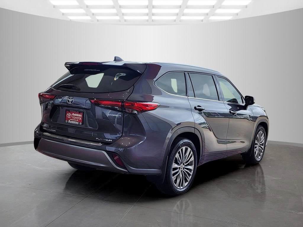 Used 2022 Toyota Highlander Platinum FWD image 5