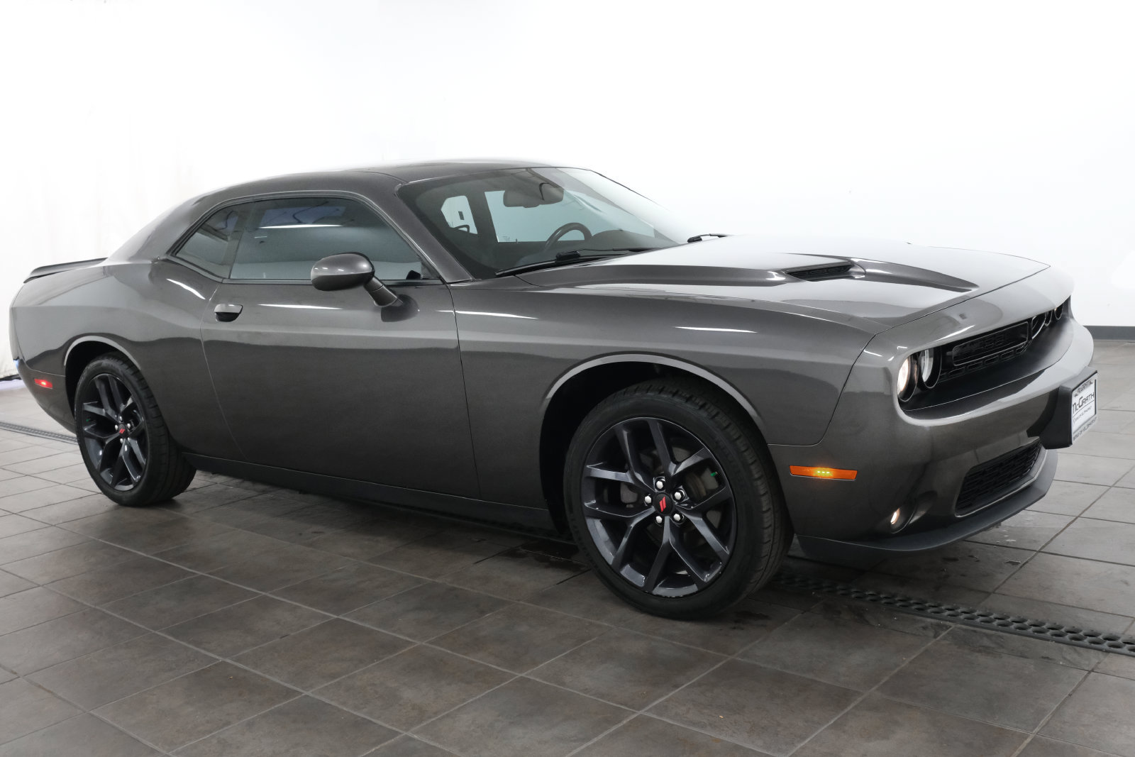 Used 2021 Dodge Challenger SXT RWD image 7