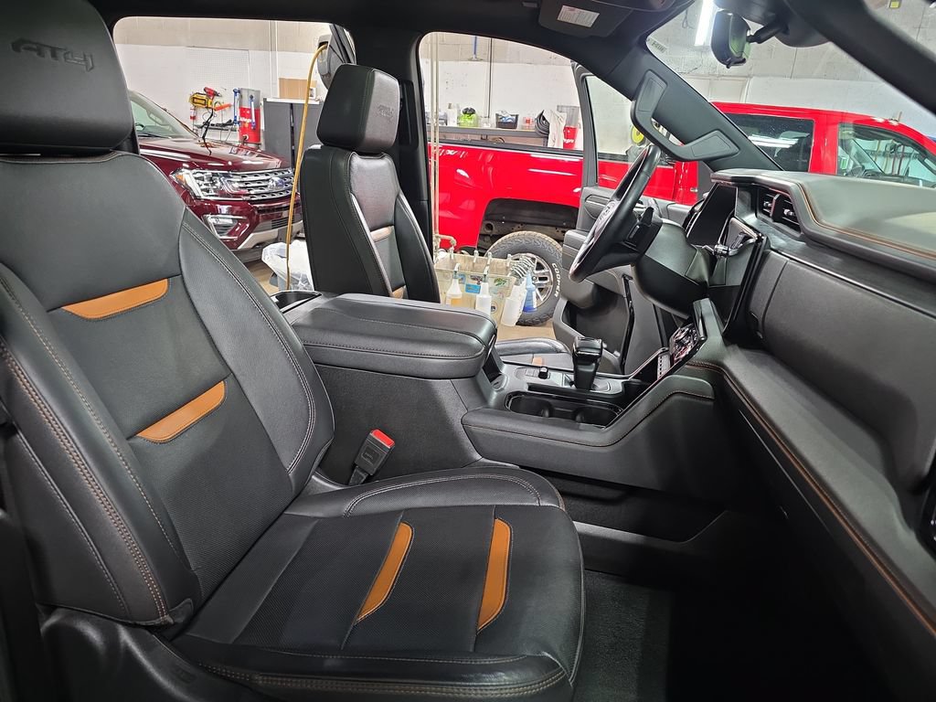 Used 2023 GMC Sierra 1500 AT4 w/ Technology Package AWD/4WD image 10