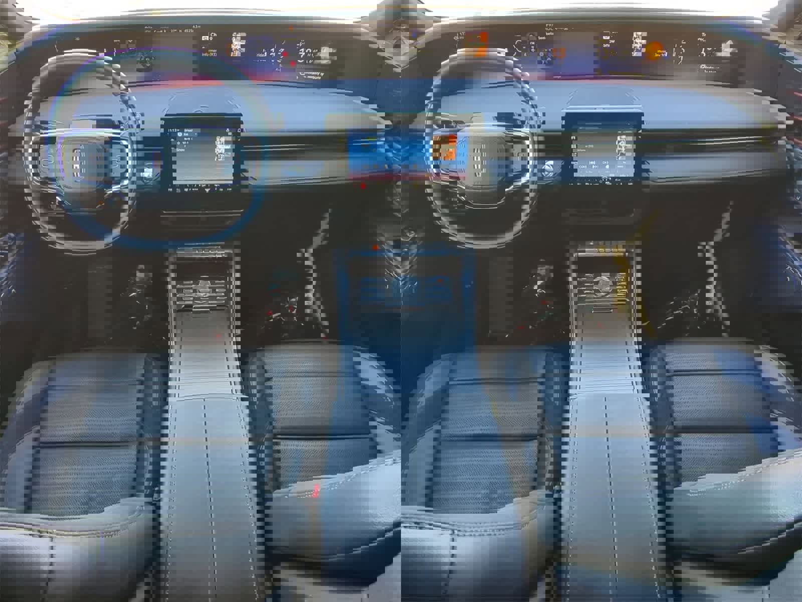 Used 2024 Lincoln Nautilus Reserve w/ Equipment Group 202A image 22