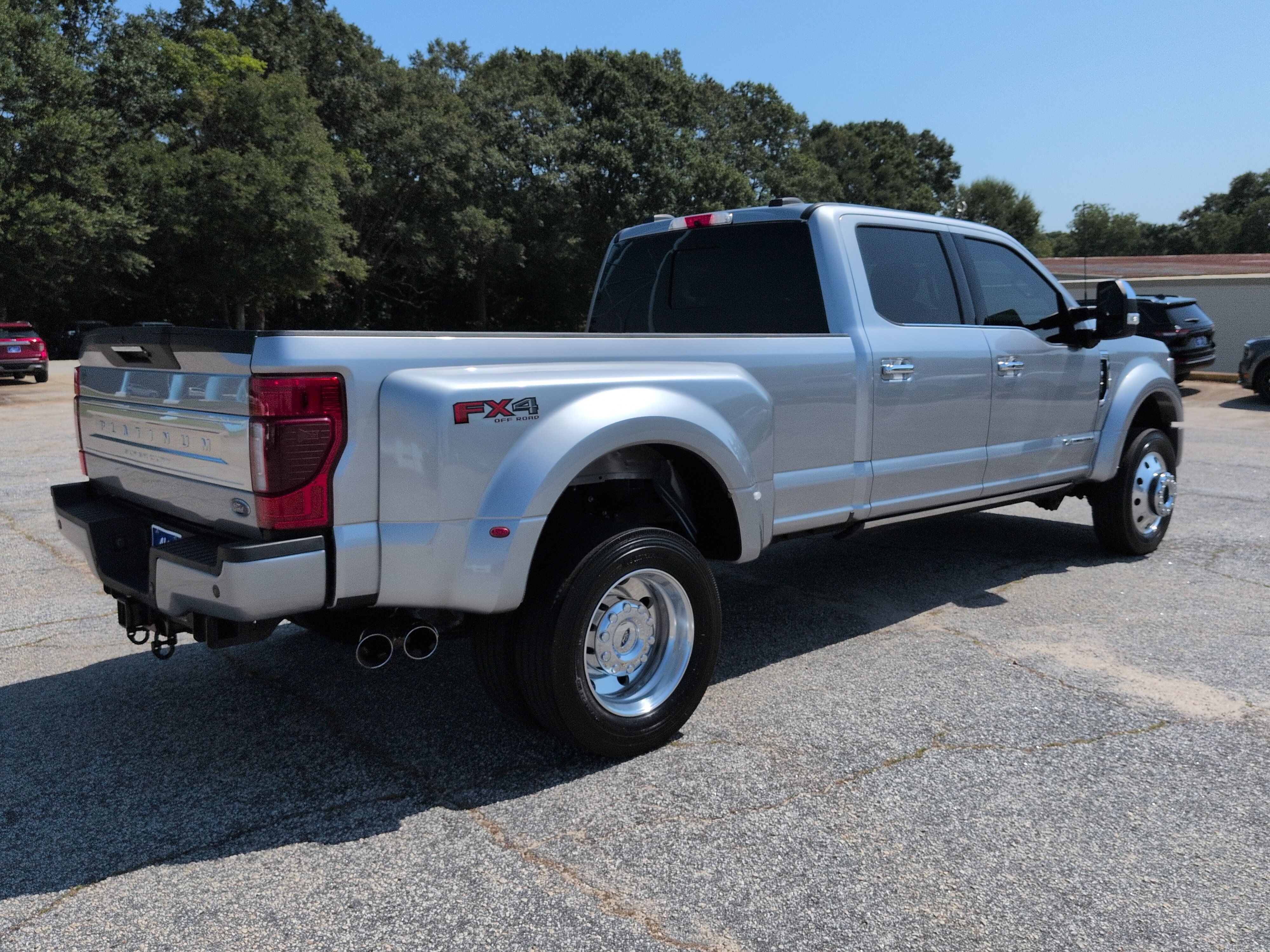 Certified 2022 Ford F450 Platinum w/ FX4 Off-Road Package AWD/4WD image 3