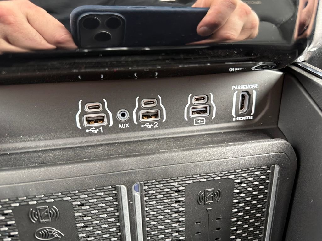 New 2026 RAM 1500 Laramie w/ Night Edition AWD/4WD image 32