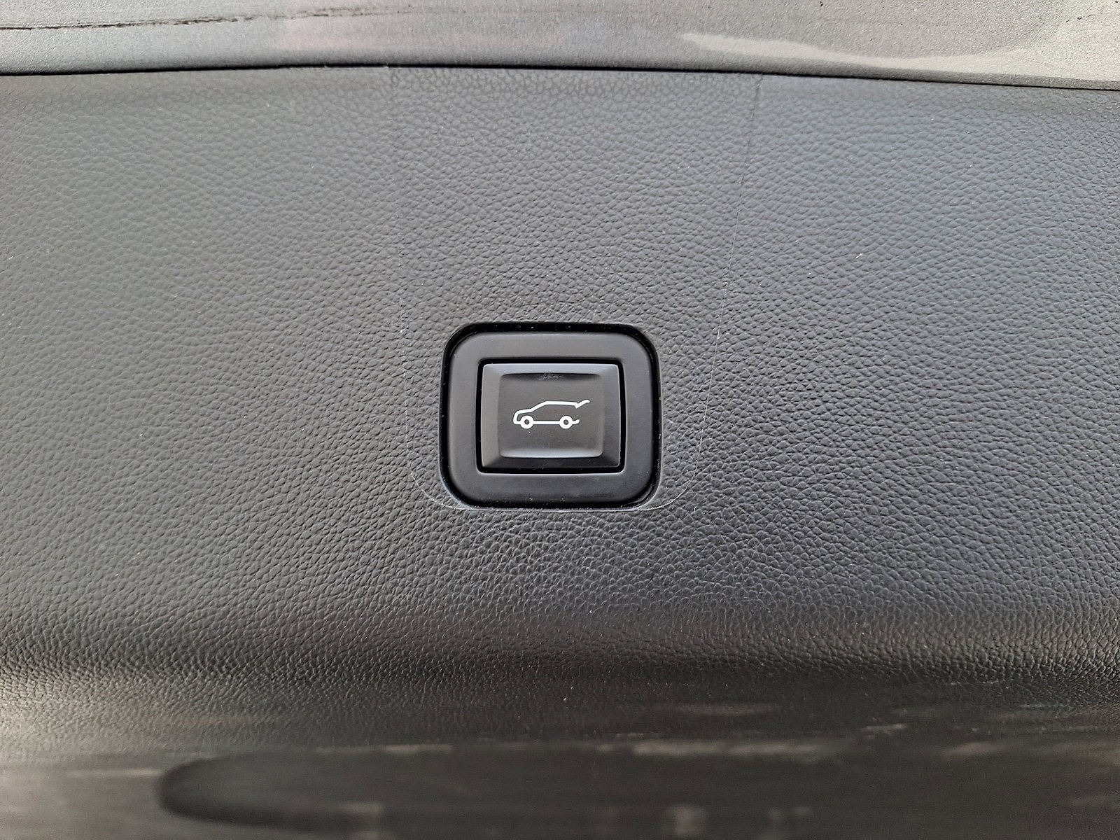 Used 2023 Chevrolet Traverse RS w/ LPO, Floor Liner Package image 32