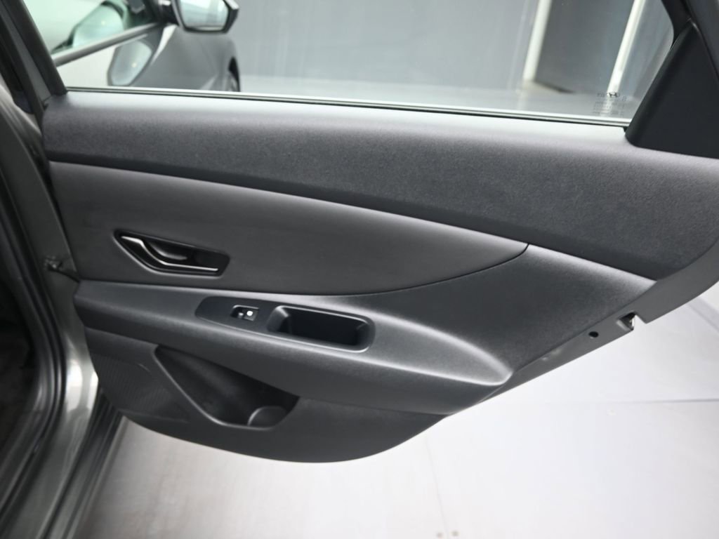 Used 2025 Hyundai Elantra Sport image 31