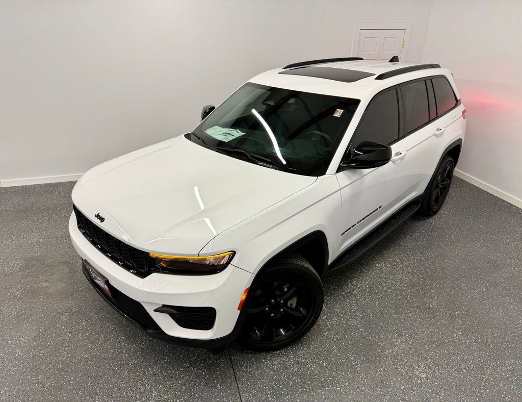 Used 2022 Jeep Grand Cherokee Altitude