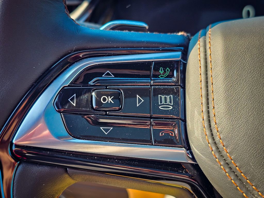 New 2026 Jeep Grand Cherokee Summit image 23