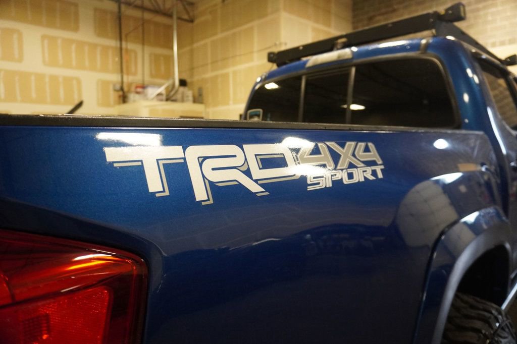 Used 2016 Toyota Tacoma TRD Sport image 12