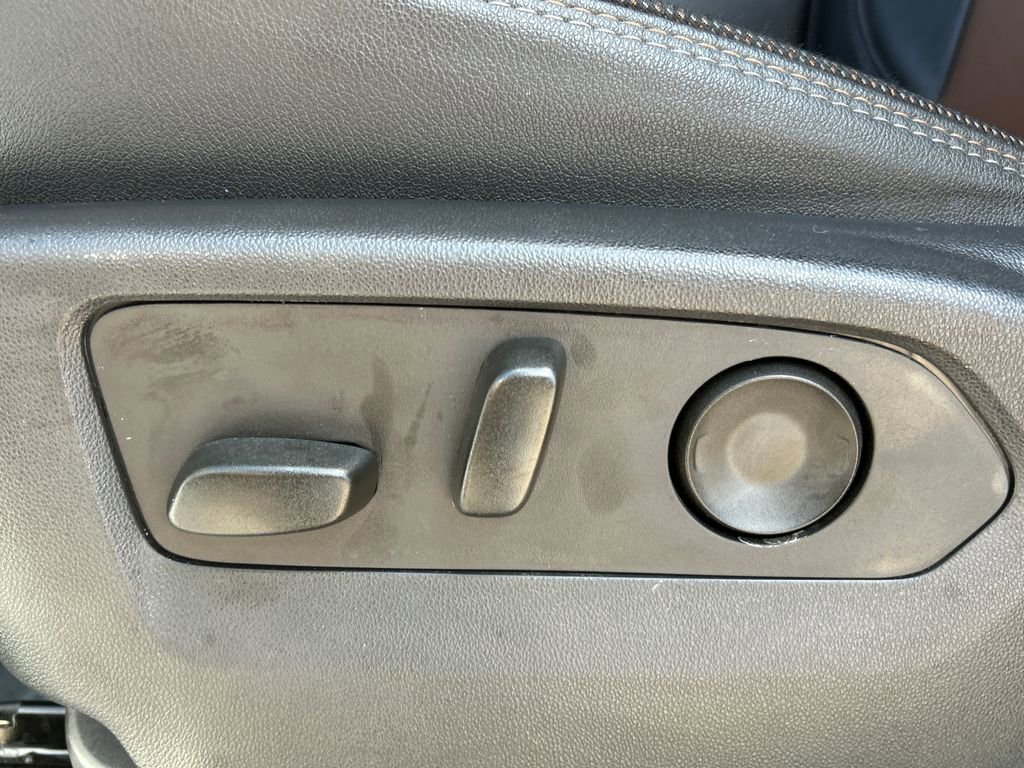 Used 2024 Chevrolet Silverado 3500 High Country w/ High Country Premium Package image 16