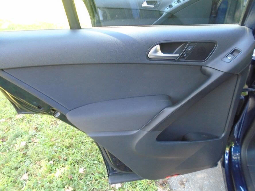 Used 2013 Volkswagen Tiguan S image 18