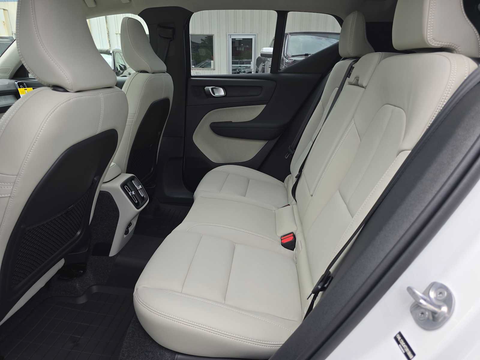 New 2026 Volvo XC40 B5 Plus w/ Protection Package Premier AWD/4WD image 15