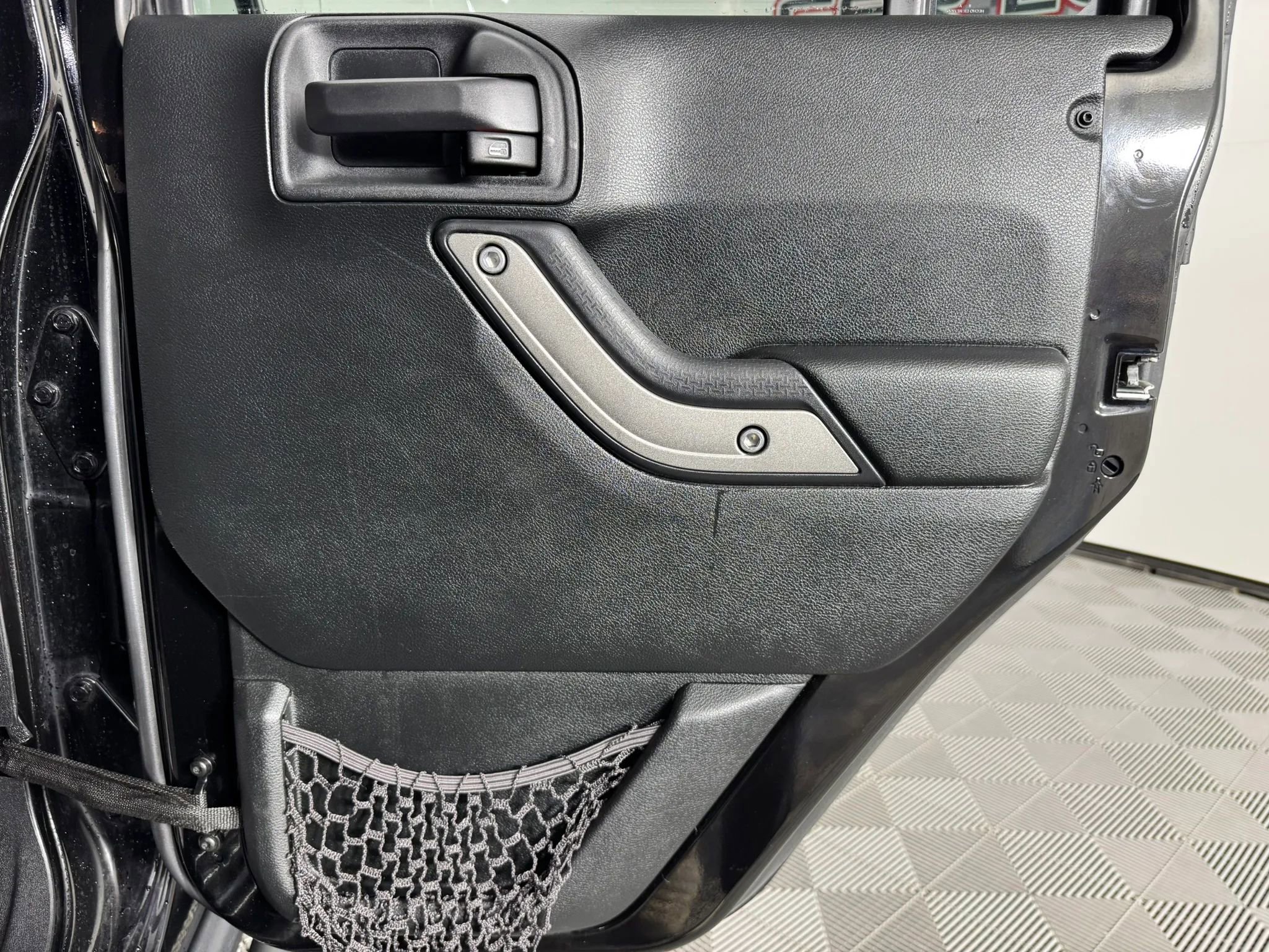 Used 2018 Jeep Wrangler Unlimited Sport AWD/4WD image 36