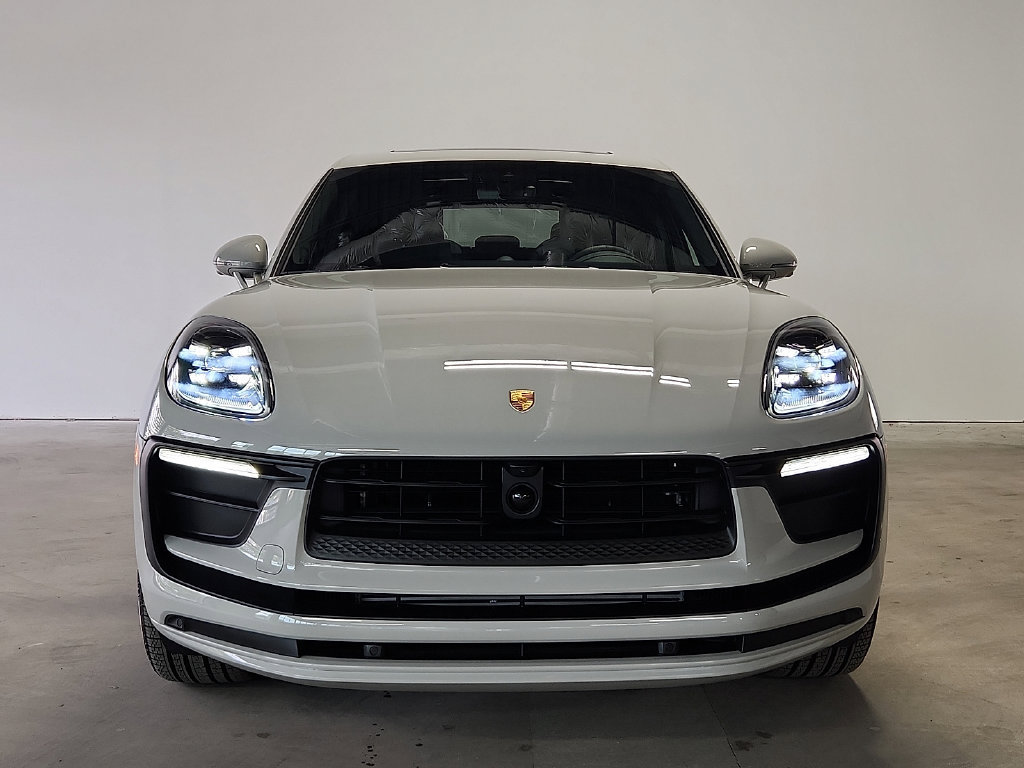 New 2026 Porsche Macan AWD/4WD image 8
