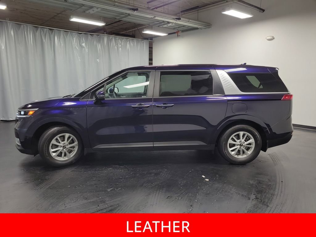 Used 2024 Kia Carnival LX image 5