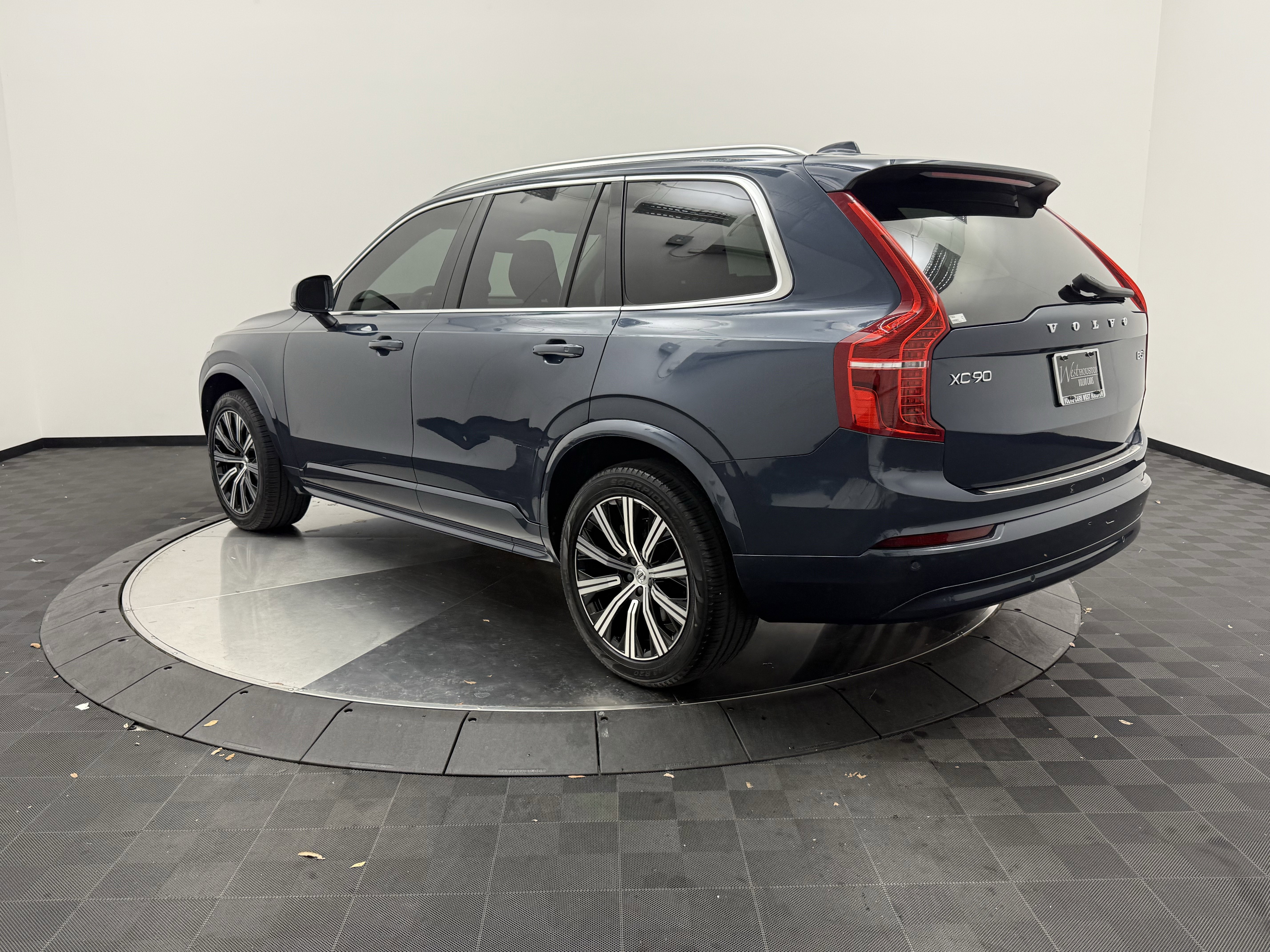 Certified 2023 Volvo XC90 B5 Core w/ Protection Package Premier AWD/4WD image 5