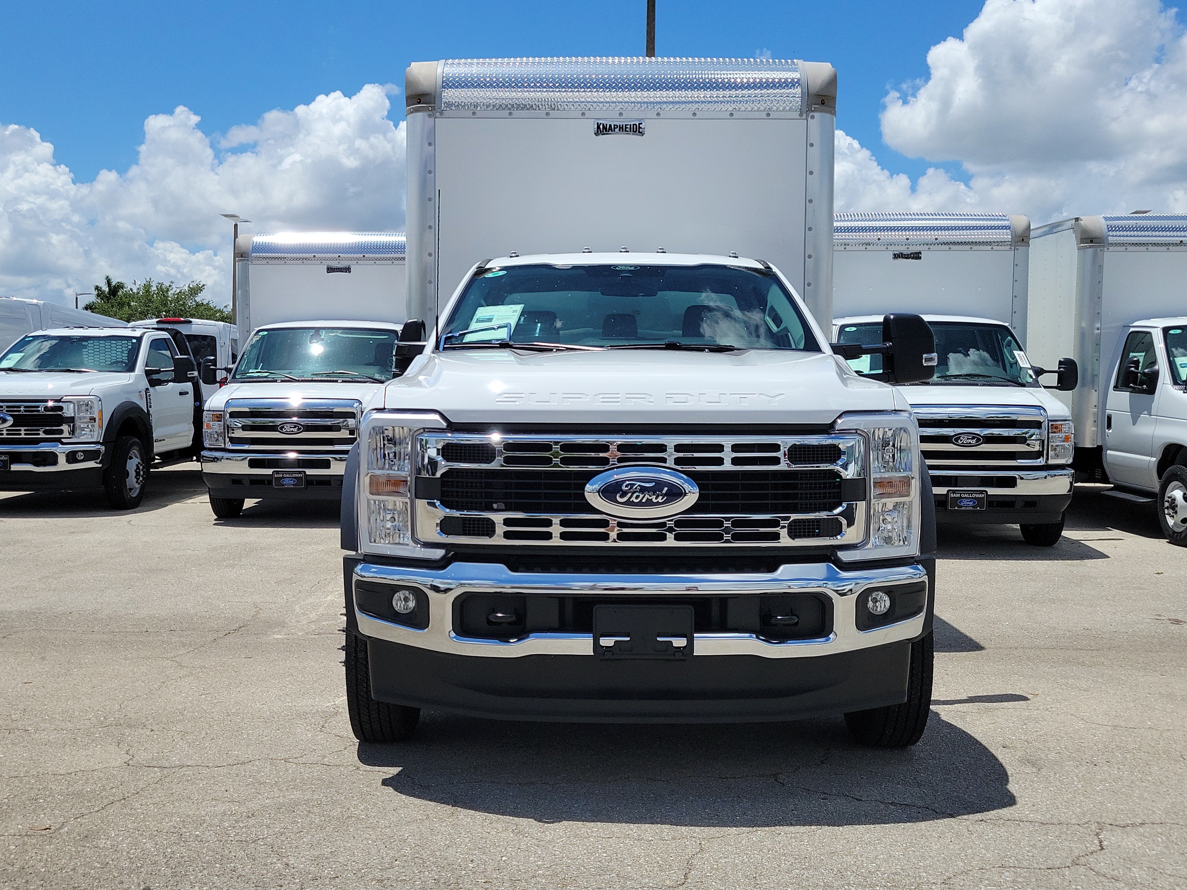 New 2026 Ford F550 4x4 Regular Cab Super Duty w/ XL Chrome Package image 2