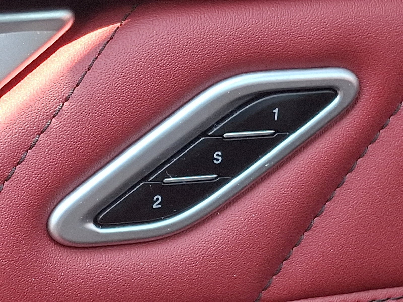 Used 2022 Maserati Levante Modena AWD/4WD image 27