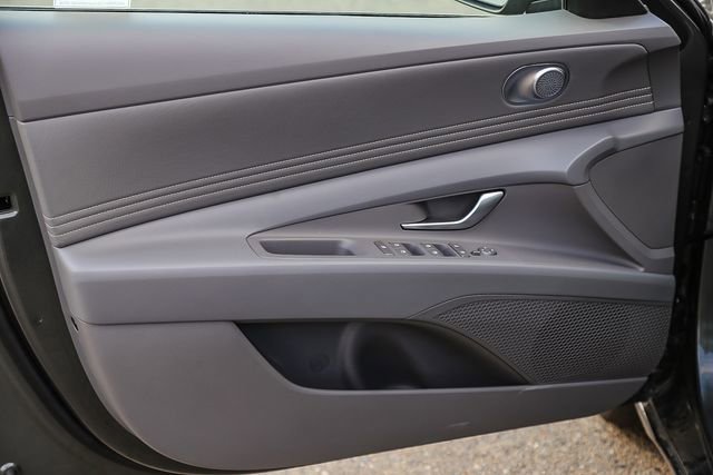 New 2026 Hyundai Elantra Sport FWD image 23