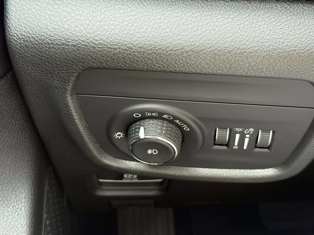 New 2027 Jeep Grand Cherokee Limited AWD/4WD image 27