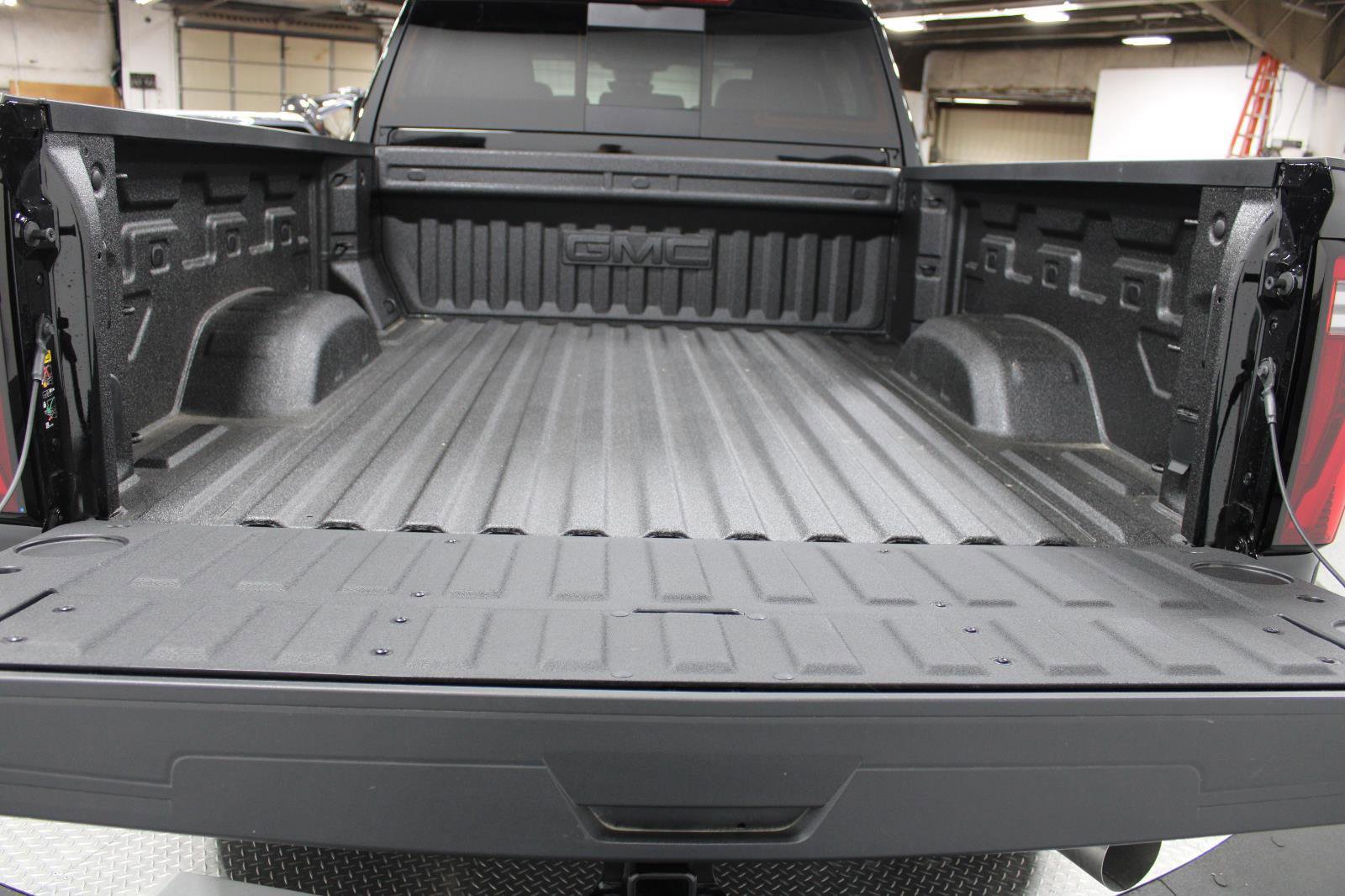 New 2026 GMC Sierra 2500 Denali w/ Denali Reserve Package image 17