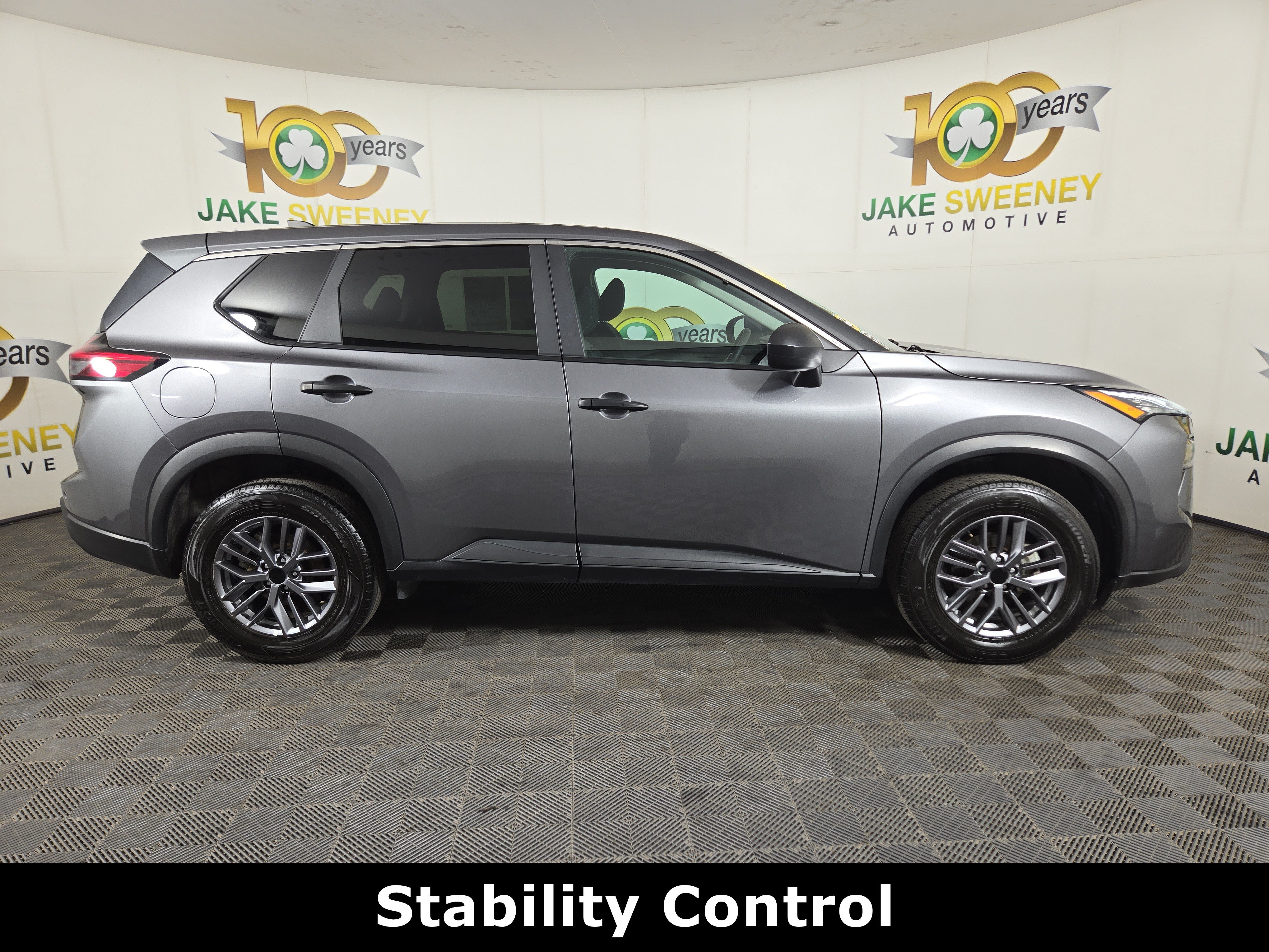 Used 2024 Nissan Rogue S AWD/4WD image 10