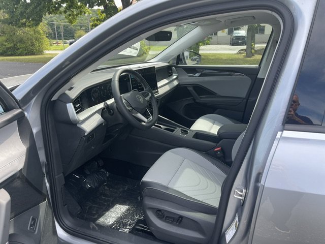 New 2026 Volkswagen Tiguan SE AWD/4WD image 11