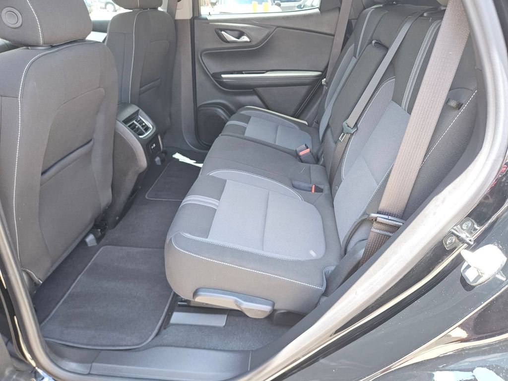 Used 2025 Chevrolet Blazer LT FWD image 27
