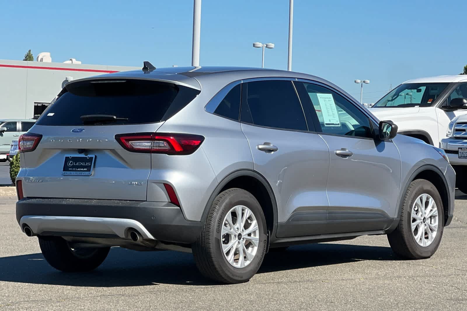 Used 2023 Ford Escape Active w/ Tech Pack #1 AWD/4WD image 2