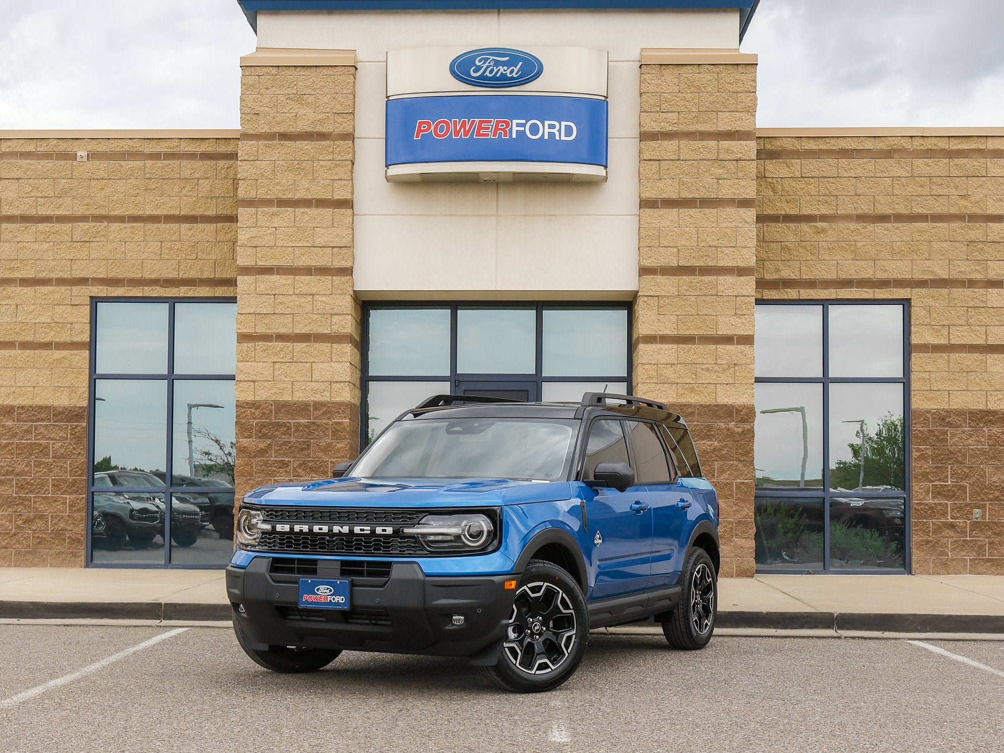 New 2026 Ford Bronco Sport Outer Banks w/ Outer Banks Tech Package+ AWD/4WD image 2
