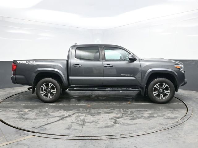 Used 2019 Toyota Tacoma TRD Sport image 8