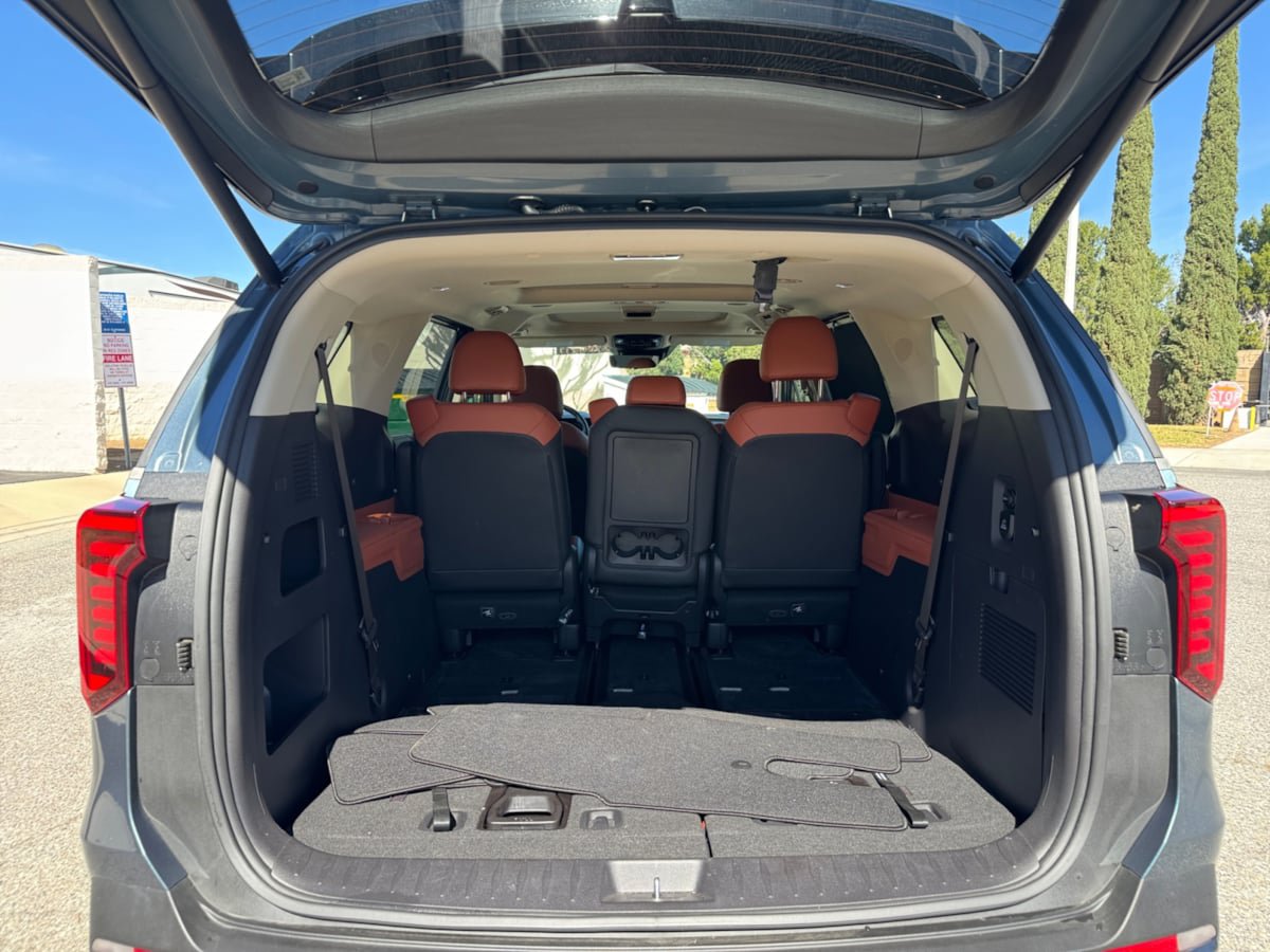 Used 2025 Kia Carnival SX Prestige FWD image 21