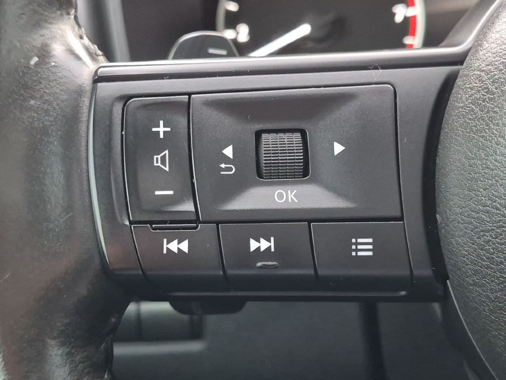 Used 2024 Nissan Rogue SV w/ SV Premium Package FWD image 15