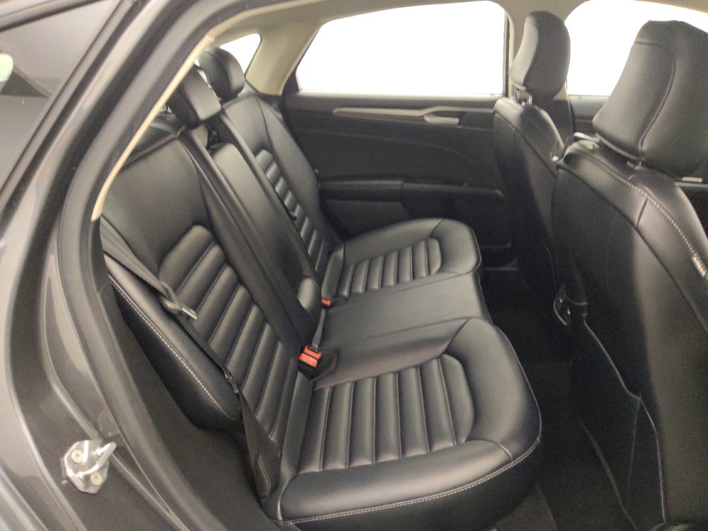 Used 2020 Ford Fusion SEL FWD image 19