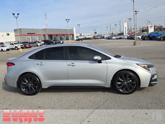 Used 2024 Toyota Corolla SE image 2