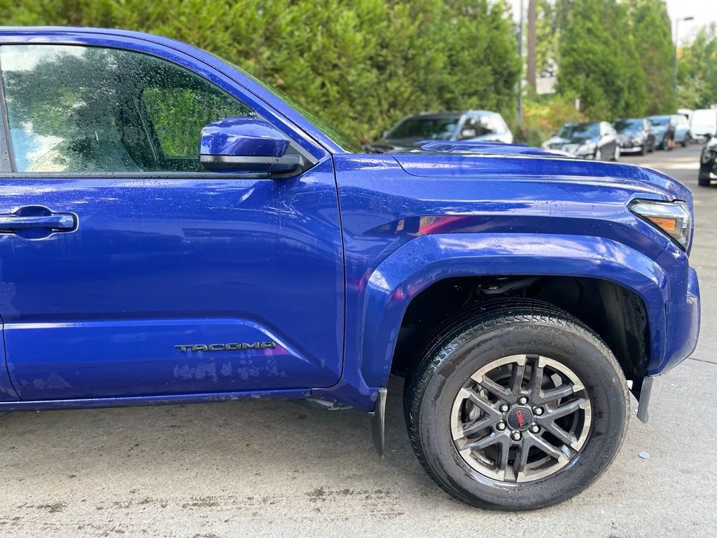 Used 2024 Toyota Tacoma TRD Sport AWD/4WD image 2