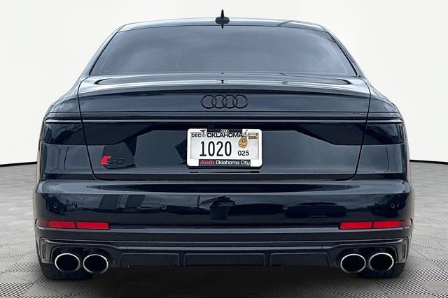 Used 2024 Audi S8 w/ S8 Comfort Plus Package AWD/4WD image 4