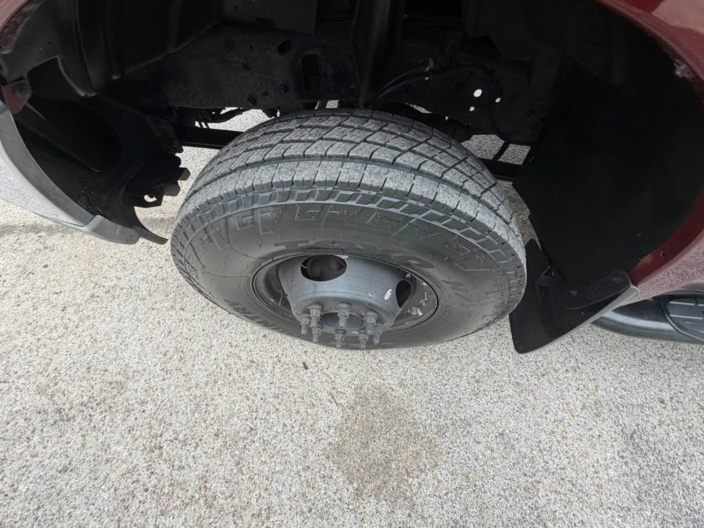 Used 2004 Ford F350 Lariat image 11
