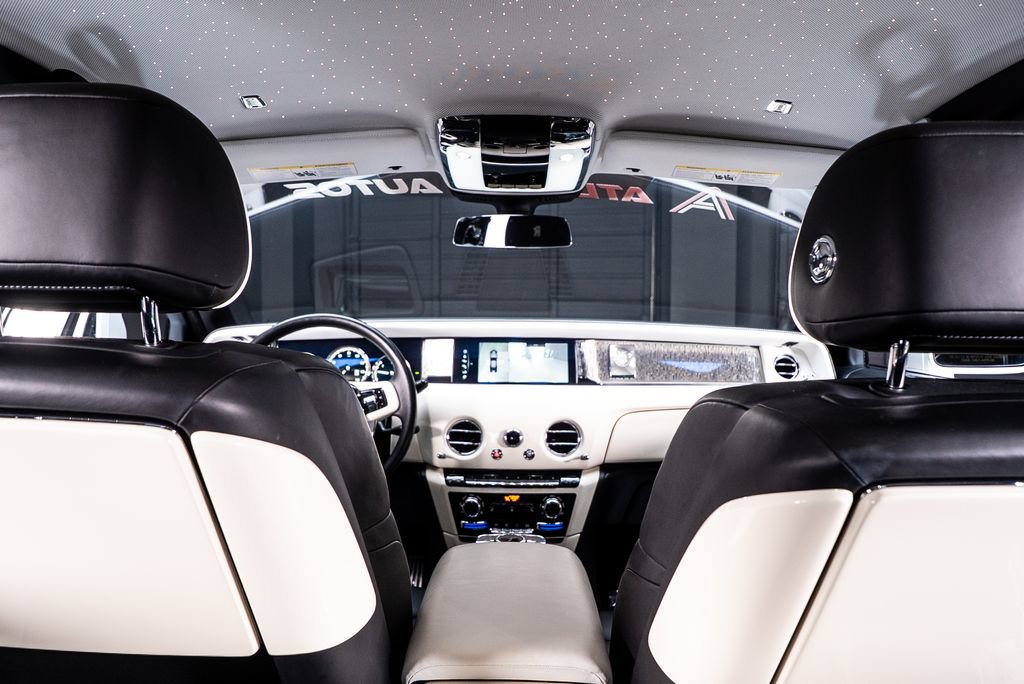 Used 2019 Rolls-Royce Phantom Sedan RWD image 48