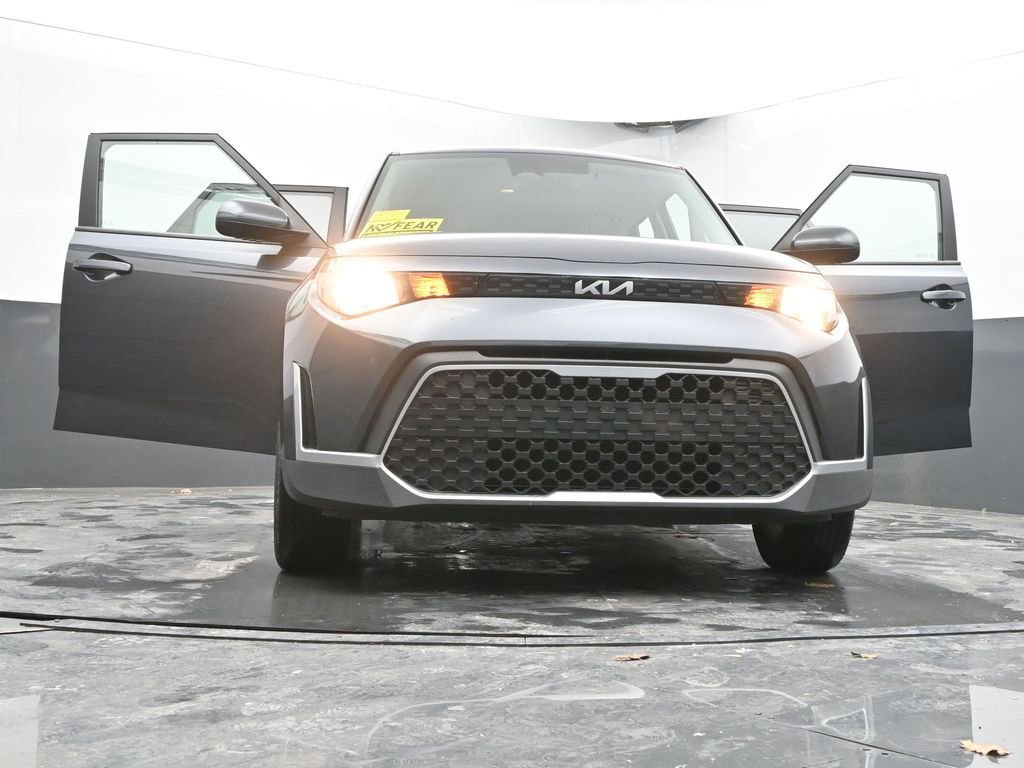 Used 2025 Kia Soul LX w/ LX Technology Package image 87