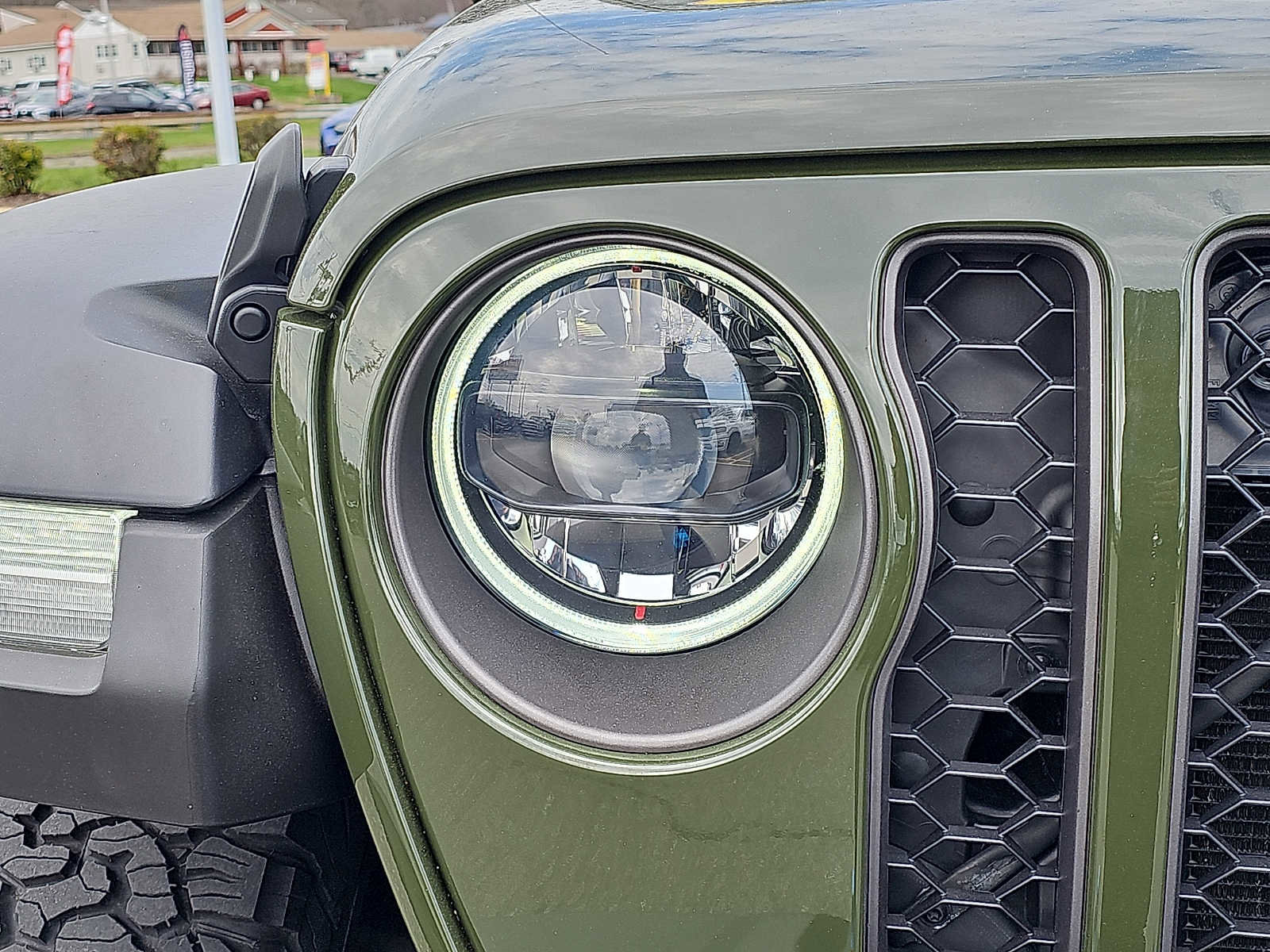 Used 2023 Jeep Wrangler Unlimited Rubicon 4xe w/ Cold Weather Group AWD/4WD image 9