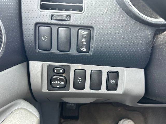 Used 2011 Toyota Tacoma 4x4 Access Cab V6 w/ TRD Sport Pkg image 16