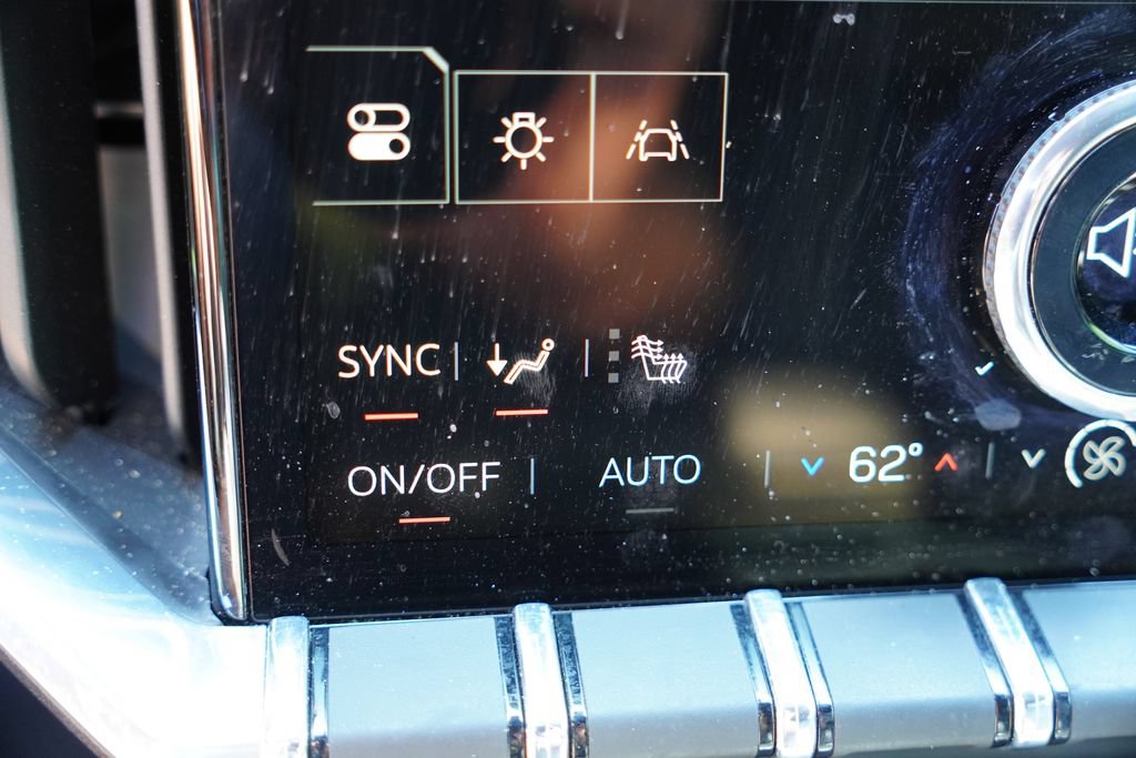 Certified 2025 GMC Acadia Elevation w/ Elevation Premium Package AWD/4WD image 30