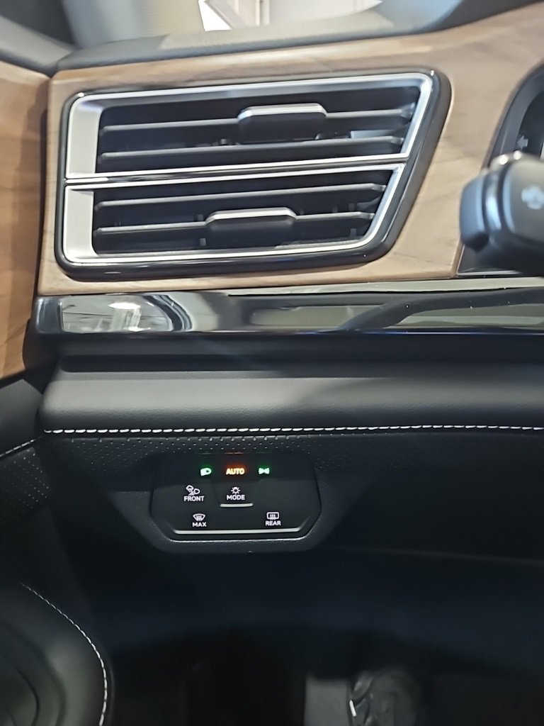 New 2026 Volkswagen Atlas SE image 37