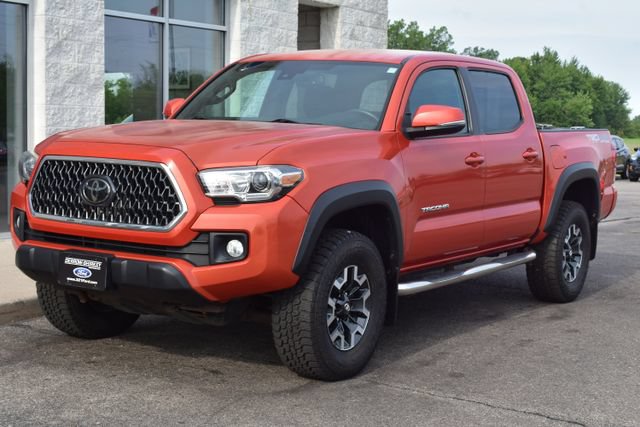 Used 2018 Toyota Tacoma TRD Off-Road w/ Technology Package AWD/4WD image 15