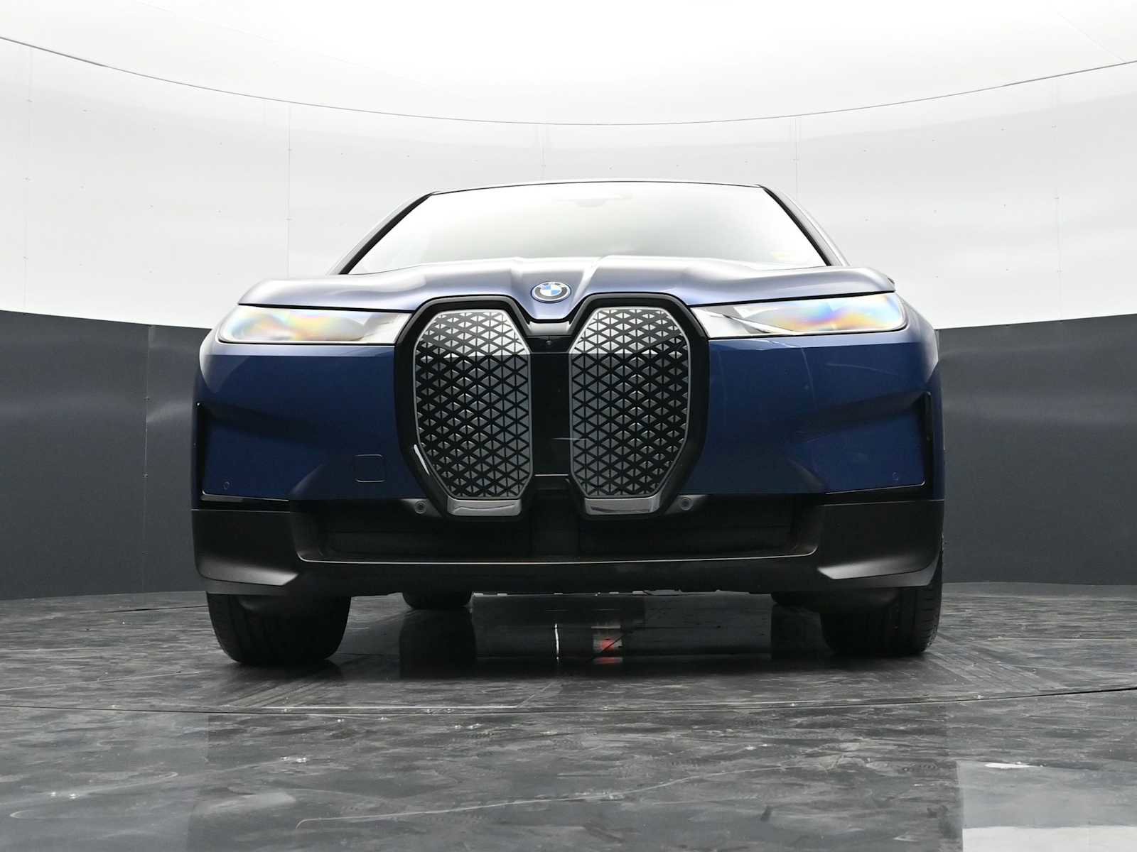Certified 2023 BMW iX xDrive50 w/ Premium Package AWD/4WD image 26