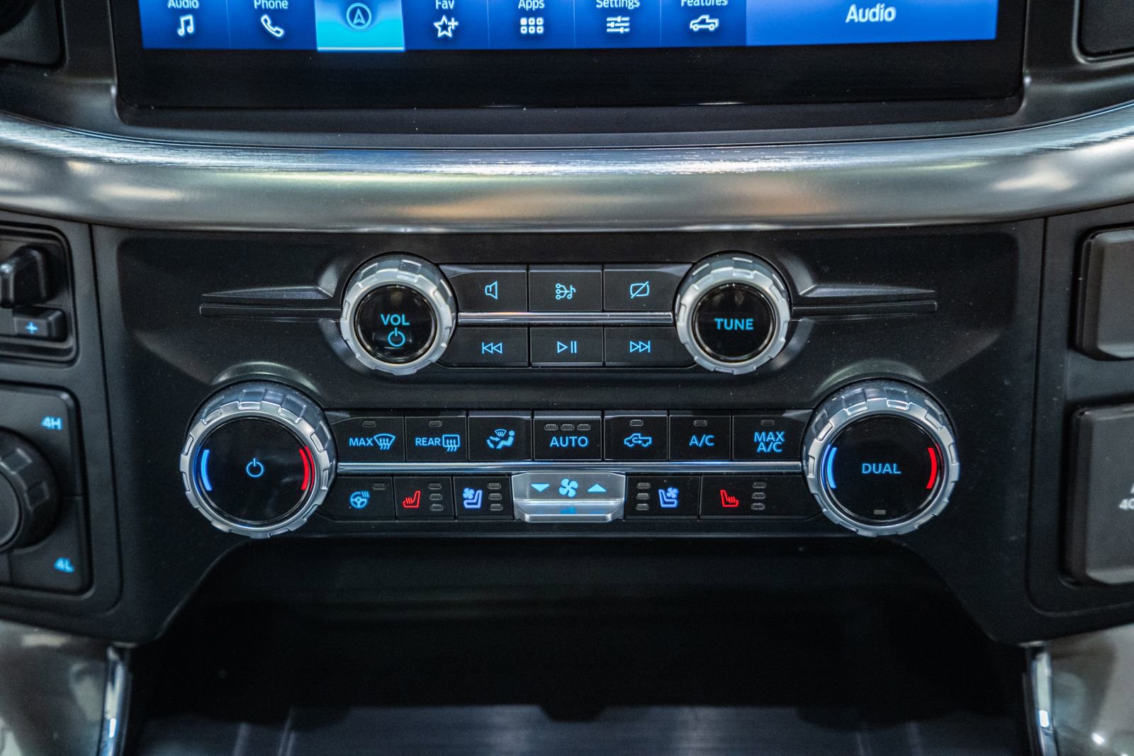 Used 2023 Ford F150 Lariat w/ Equipment Group 502A High image 30